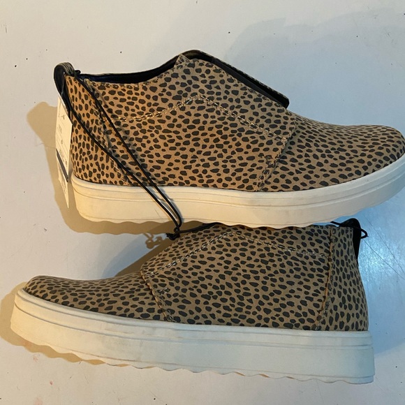 Universal Thread leopard mid top sneakers NWT - Picture 4 of 11